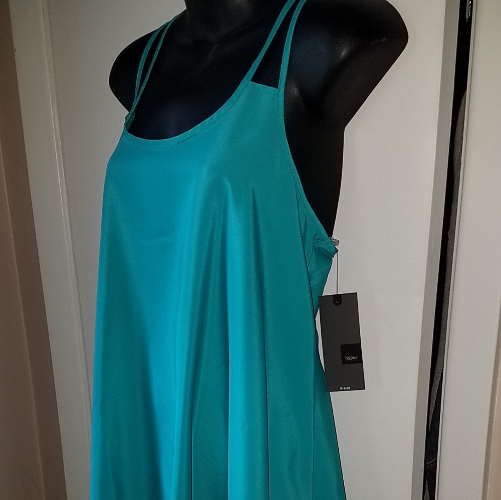 NWT Mossimo strappy, flare-bottom tank top